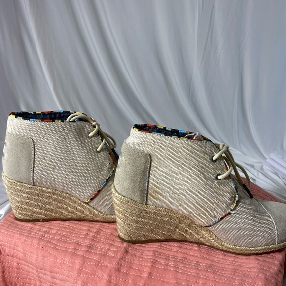 Size 8, Tom’s espadrille wedge, tan, boho - Picture 5 of 9